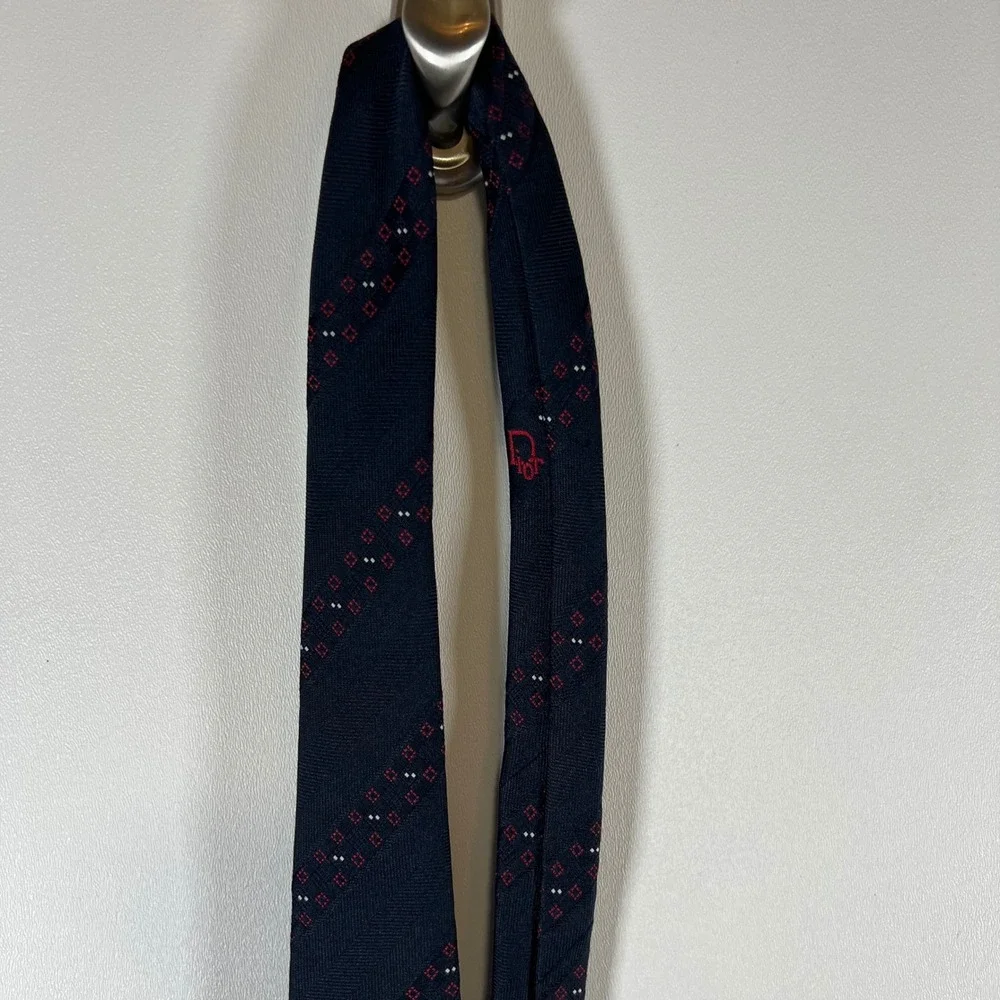 Christian Dior Cravates Mens Navy Blue‎ Herringbone Geometric Stripe Silk Tie